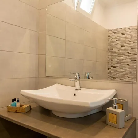 Euphoria Complex Apartment *